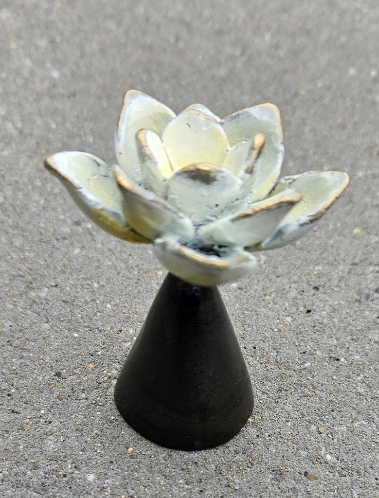 mini urn / asurn / lotus bloem / brons, Nieuw, Info@huisentuindecoratiemarie.nl, Huis en tuin decoratie marie, Peize