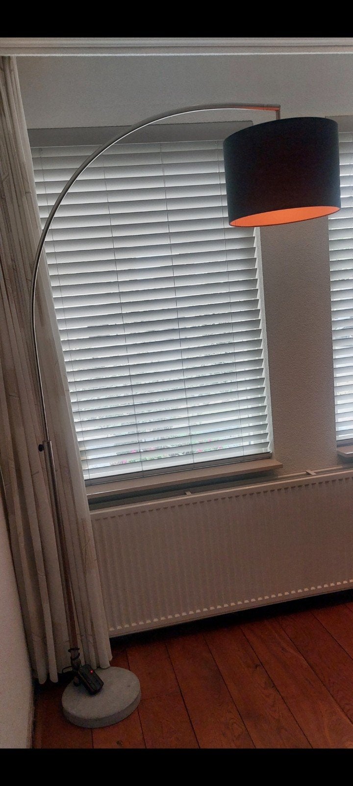 Booglamp - hoogte van 200 cm (hoogste punt) en een lampenkap, Huis en Inrichting, Lampen | Vloerlampen, Ophalen, 150 tot 200 cm
