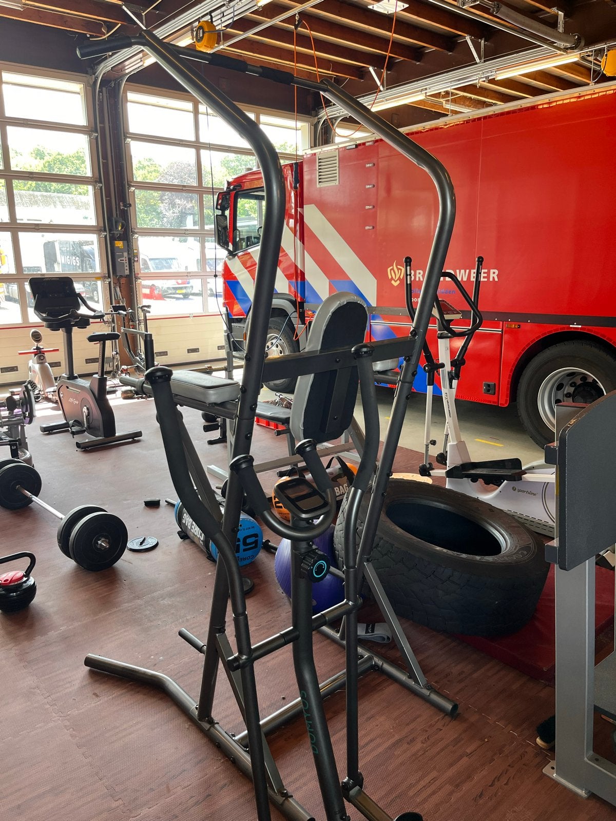 Pull up bar en dip station, Sport en Fitness, Fitnessmaterialen, Gebruikt, Oprekstang, Armen, Ophalen