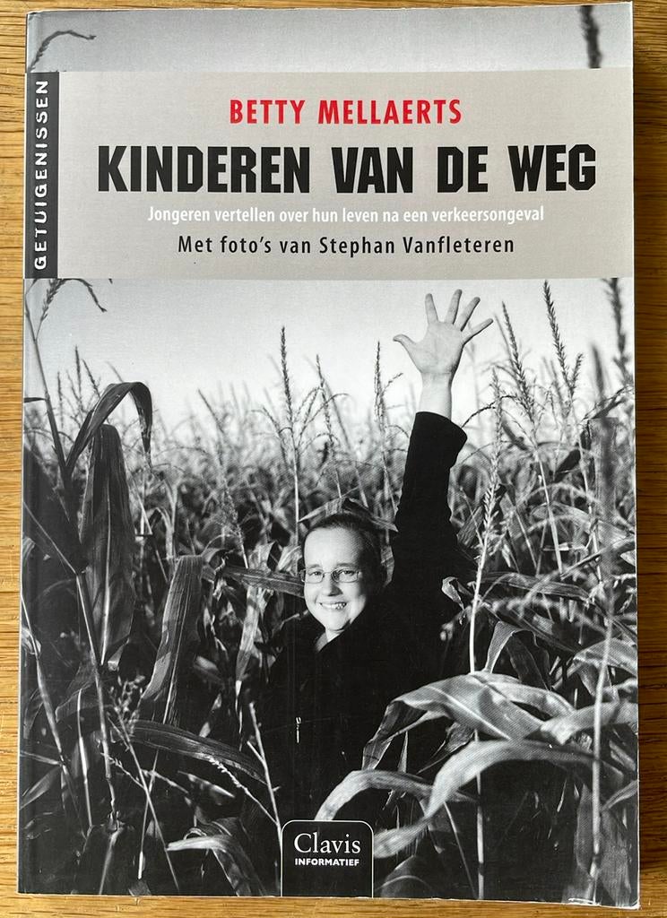 B. Mellaerts, Kinderen van de weg. Fotos Stephan Vanfleteren, Boeken, Ophalen of Verzenden, Zo goed als nieuw, Betty Mellaerts