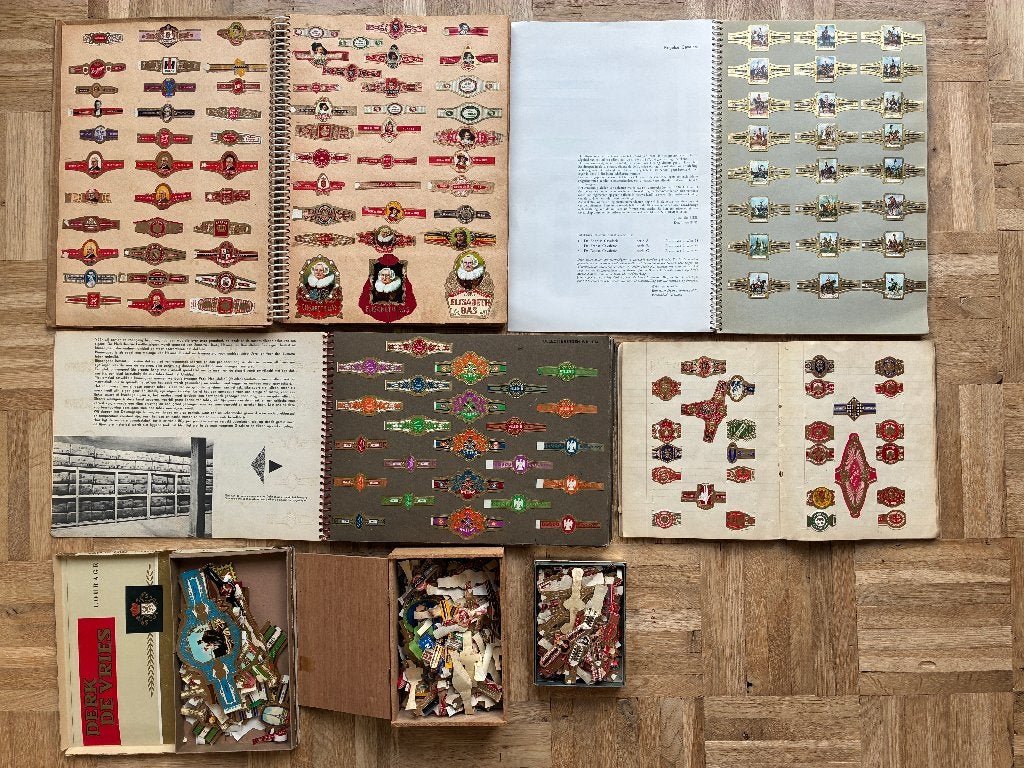 Grote collectie sigarenbandjes, albums en losse bandjes, Verzamelen, Rookartikelen, Aanstekers en Luciferdoosjes, Gebruikt, Sigarenbandjes