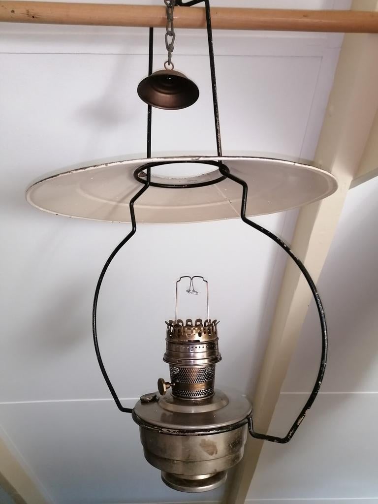 Aladdin petroleum lamp, Ophalen