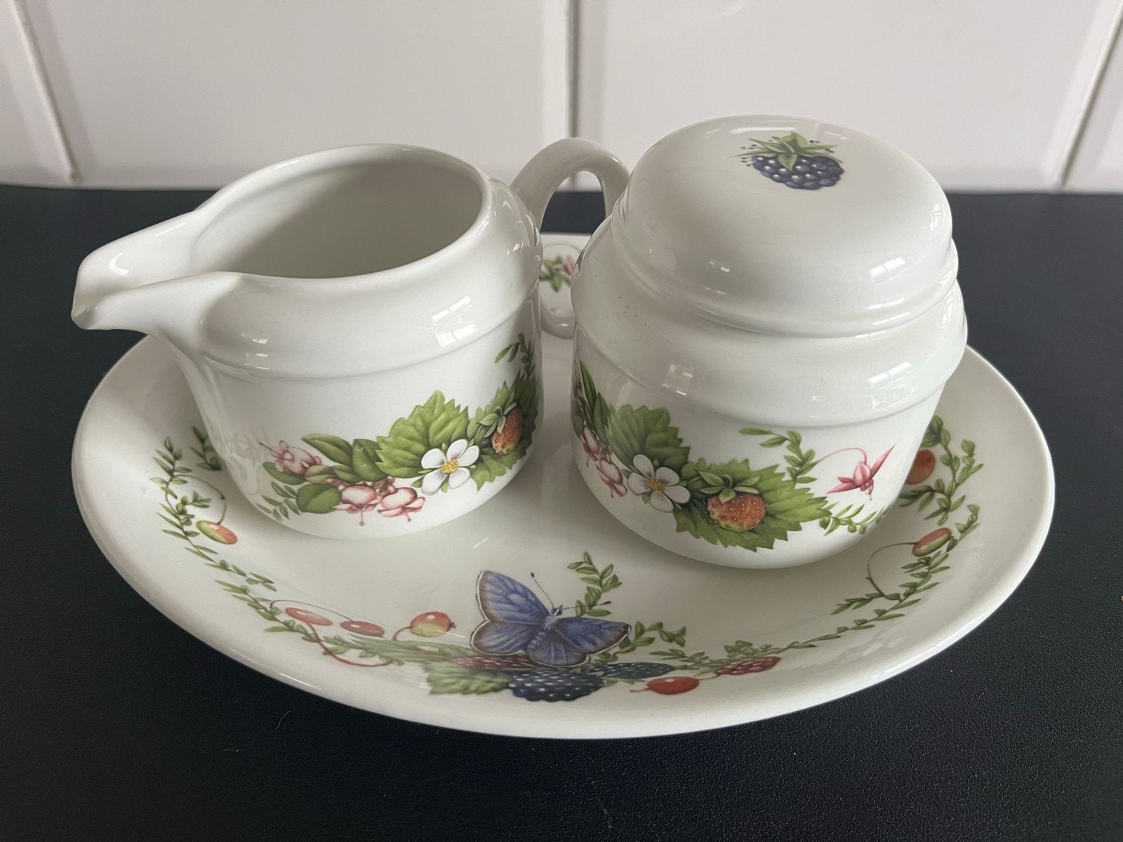Roomstel Marjolein Bastin Bosvruchten vlinder, Gebruikt, Ophalen of Verzenden, Wedgwood, Porselein