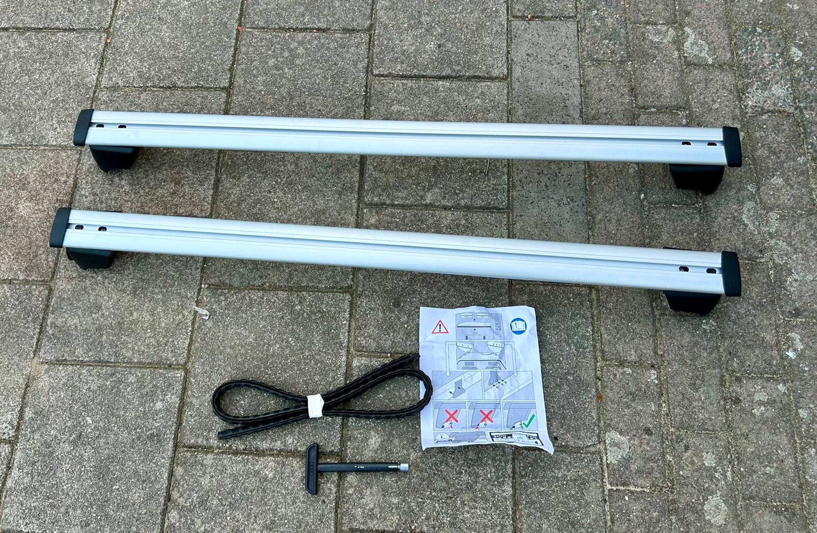 Nieuwe originele Audi Q5 (8R) dakdragers 8R0071151H +sleutel, Auto diversen, Ophalen of Verzenden, Nieuw