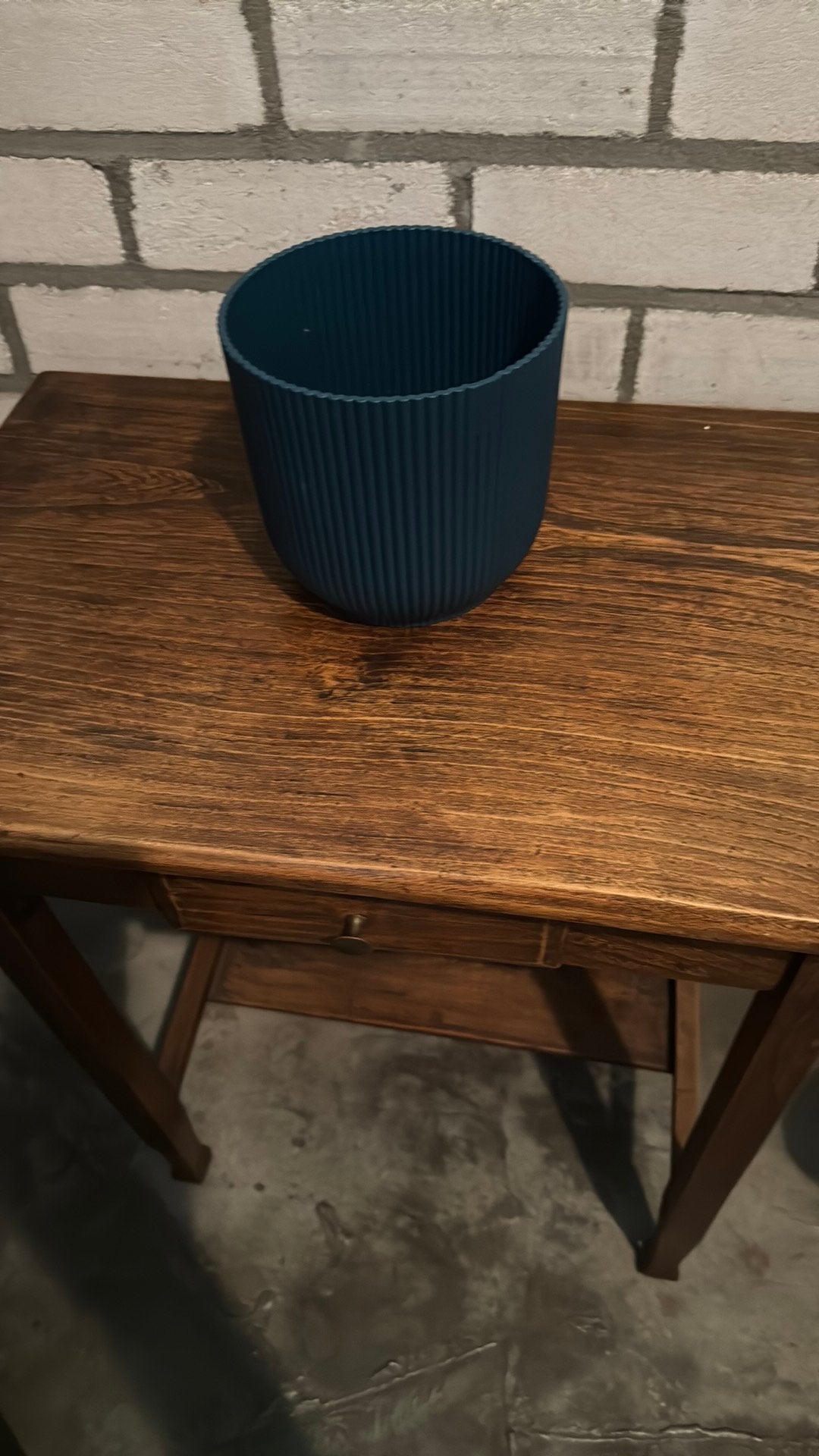 Bloempot blauw, Ophalen, Rond, Zo goed als nieuw, Aardewerk