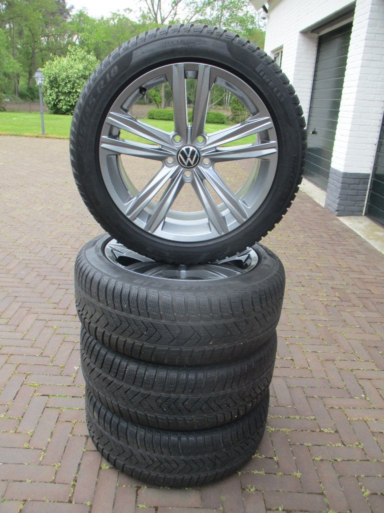 Orig. VW Arteon 18 inch winterbanden NIEUWST Sebring Passat, 18 inch, Banden en Velgen, Personenwagen, Gebruikt