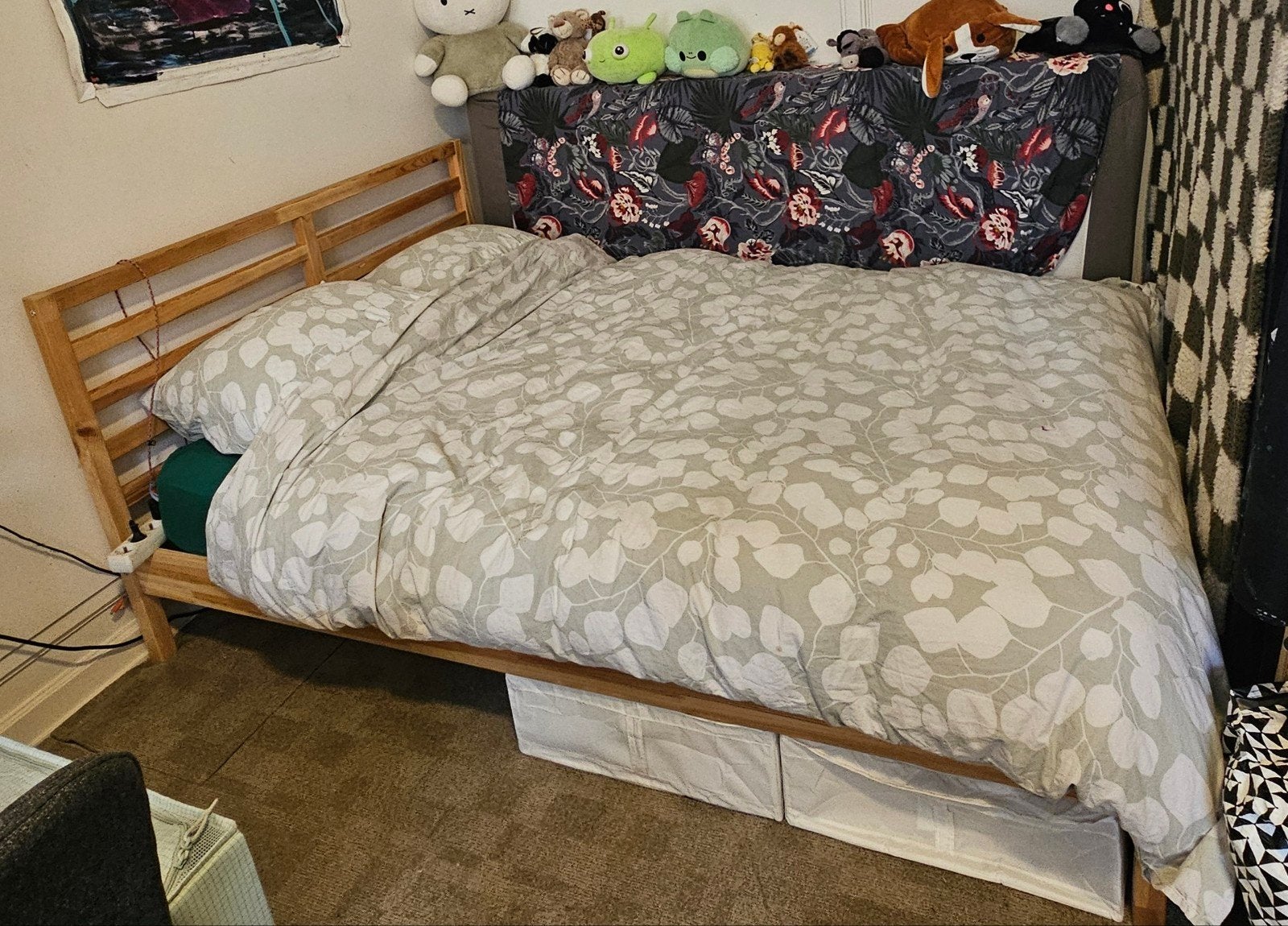 IKEA TARVA bedframe 140x200, Huis en Inrichting, Bruin, Zo goed als nieuw, Twijfelaar, 200 cm