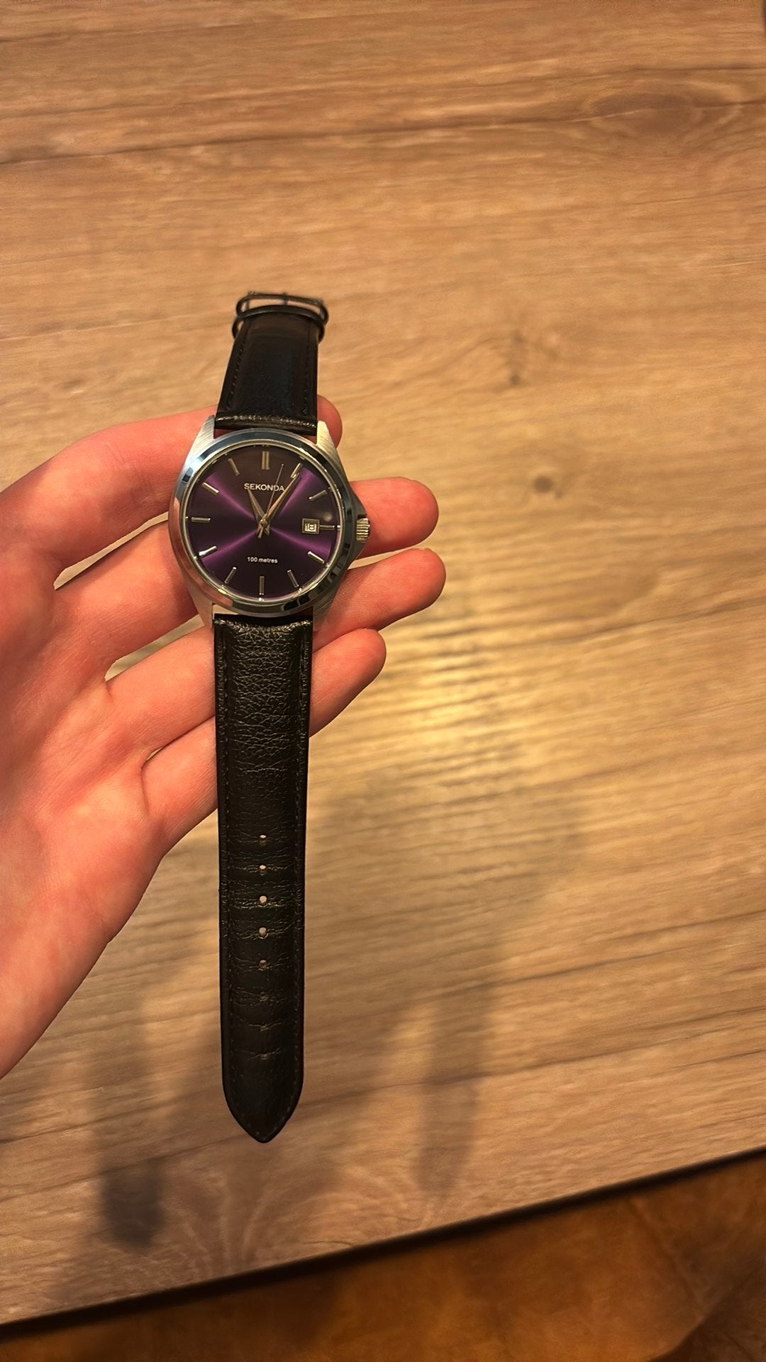 Horloge met paars/blauwe wijzerplaat, Sieraden, Tassen en Uiterlijk, Leer, Staal, Polshorloge, Zo goed als nieuw