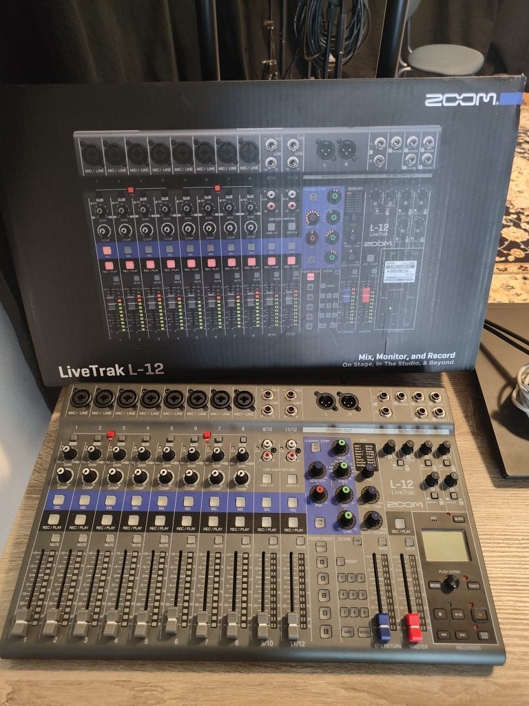 Zoom - L-12 Multitrack Mixer, Muziek en Instrumenten, Ophalen of Verzenden, Zo goed als nieuw, 10 tot 20 kanalen, Microfooningang