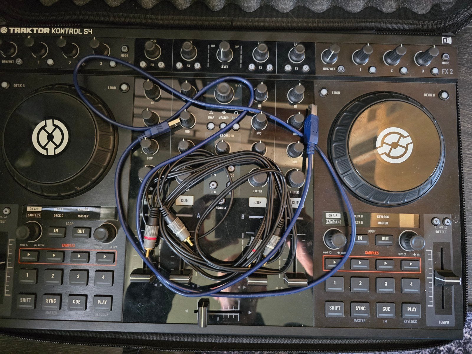 Traktor Kontrol S4 DJ-controller met M-Wave Wave Pad, Muziek en Instrumenten, Ophalen of Verzenden, Gebruikt, Dj-set, Overige merken