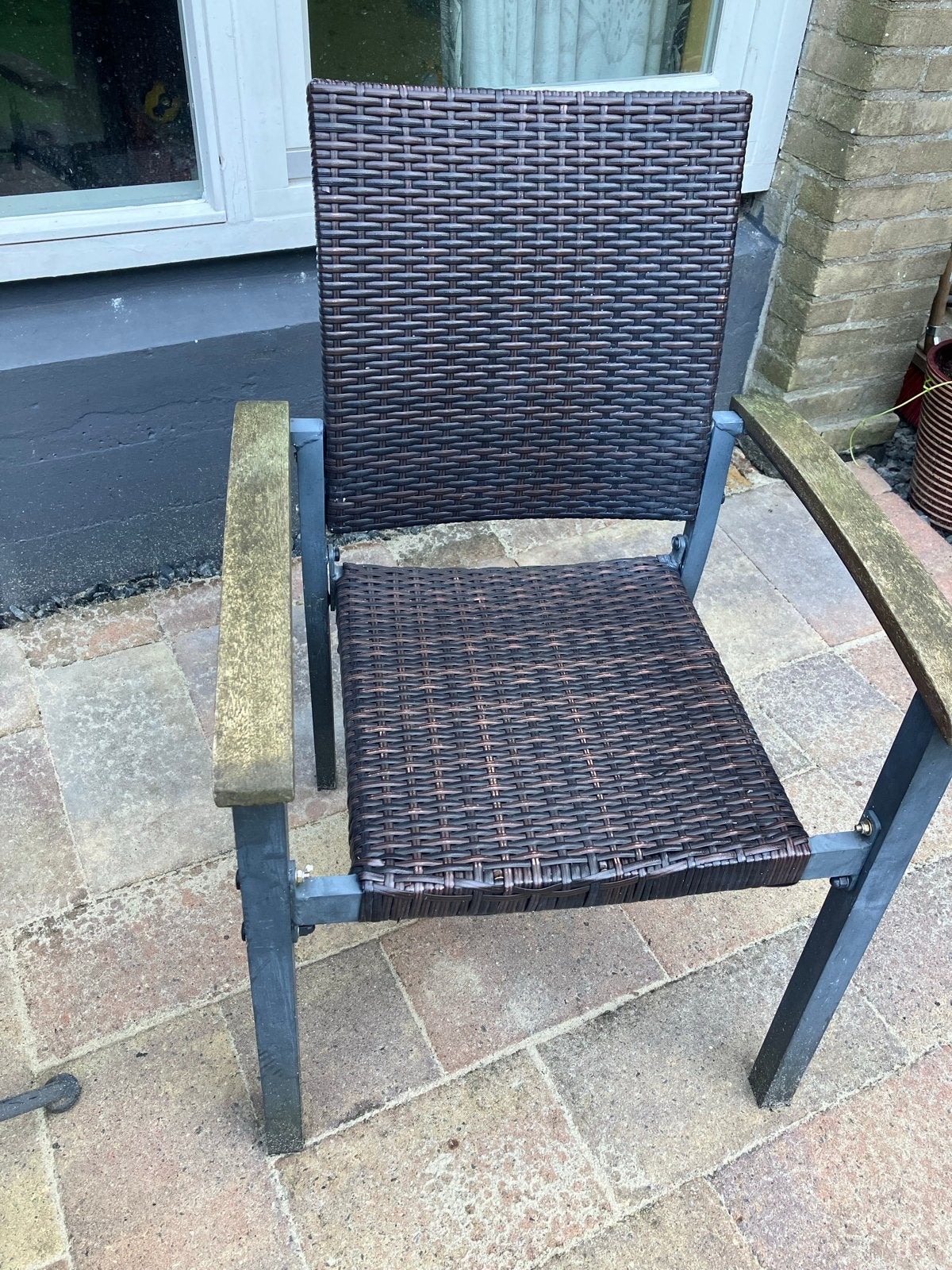 4 Tuinstoelen van wicker met houten armleuningen, Tuin en Terras, Ophalen, Gebruikt, Wicker