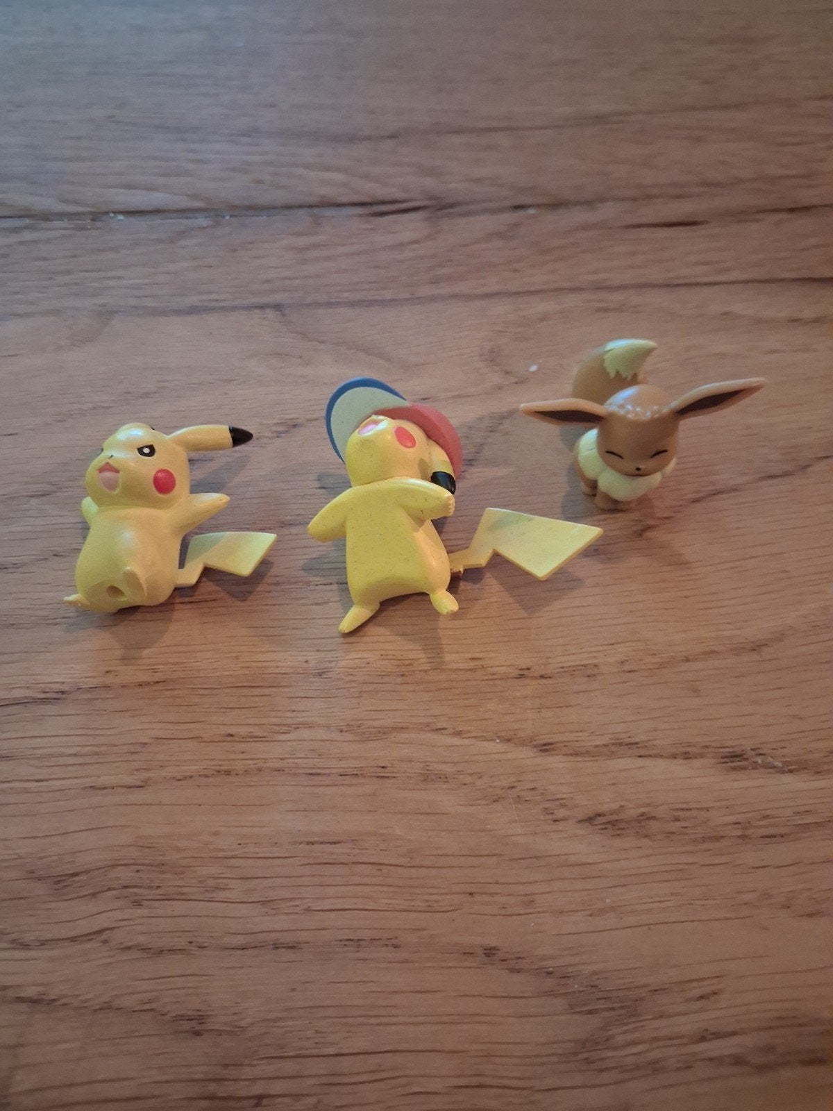 Pokémon figuren: Pikachu en Eevee, Verzamelen, Poppetjes en Figuurtjes, Ophalen of Verzenden, Gebruikt