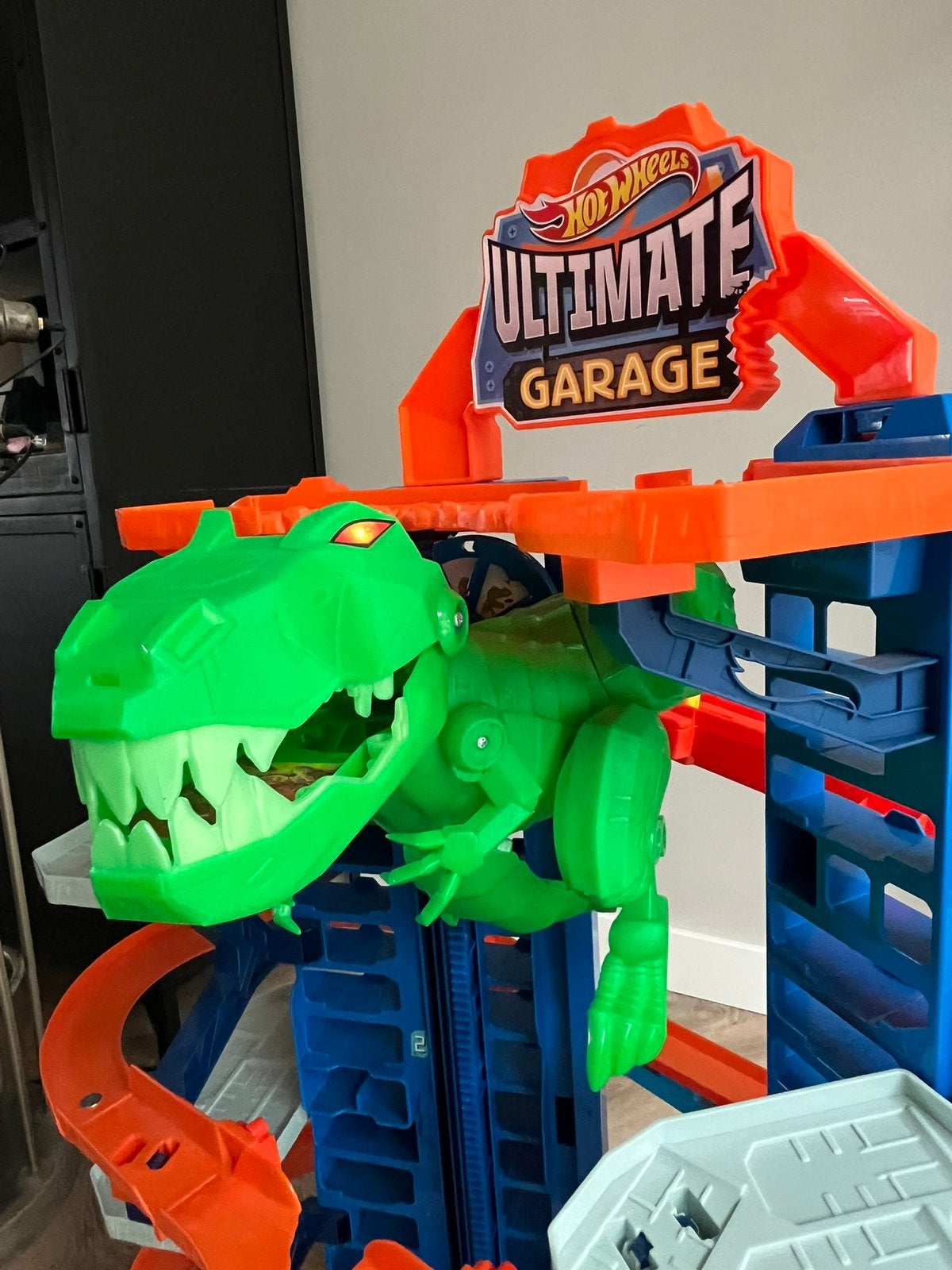 Foto 2 van Hot Wheels Ultimate Garage