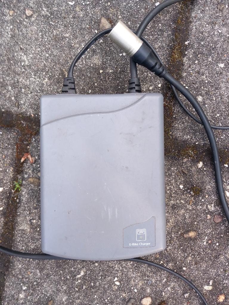 Lader elektrische fiets / e- bike, Ophalen of Verzenden, Gebruikt