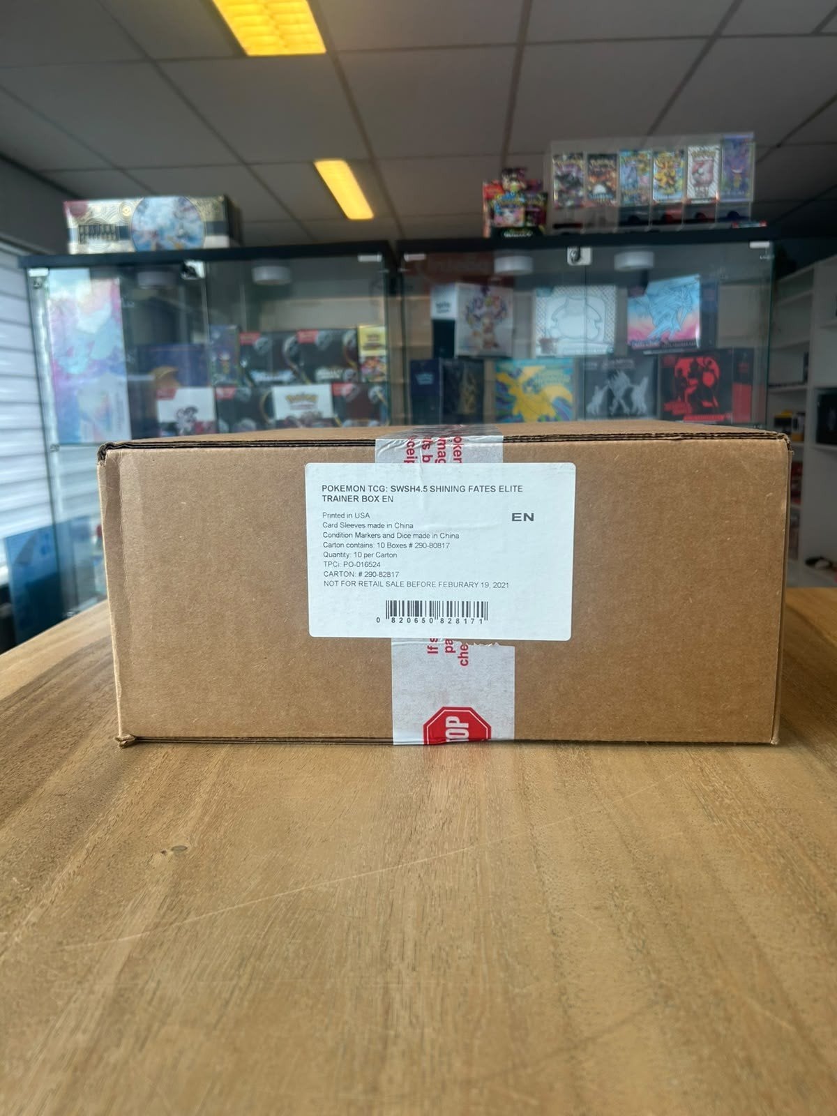 Pokémon Shining fates Elite Trainer Box case, Ophalen of Verzenden, Nieuw, Boosterbox