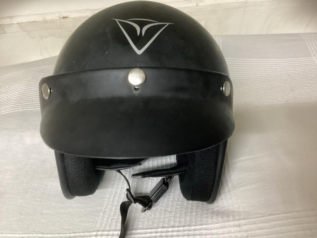 DEMM Helm Maat XXS - Zwarte Scooter/Motorhelm, Fietsen en Brommers, Brommerhelmen, Ophalen of Verzenden, Zo goed als nieuw, Extra small of kleiner