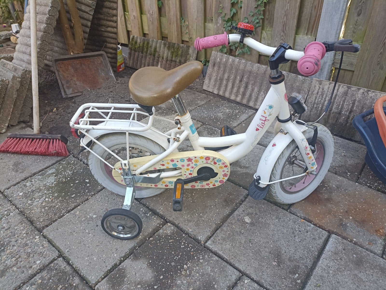 12 inch kinderfiets in goede staat, Ophalen of Verzenden, Gebruikt, Minder dan 16 inch, Zijwieltjes