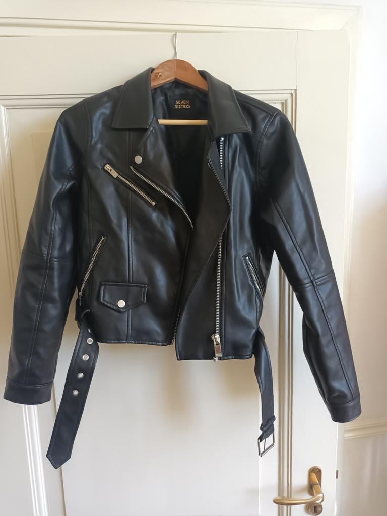 Stoere zwarte imitatie leren bikerjack - Sting,Seven Sisters, Maat 38/40 (M), Seven Sisters, Zwart, Ophalen of Verzenden