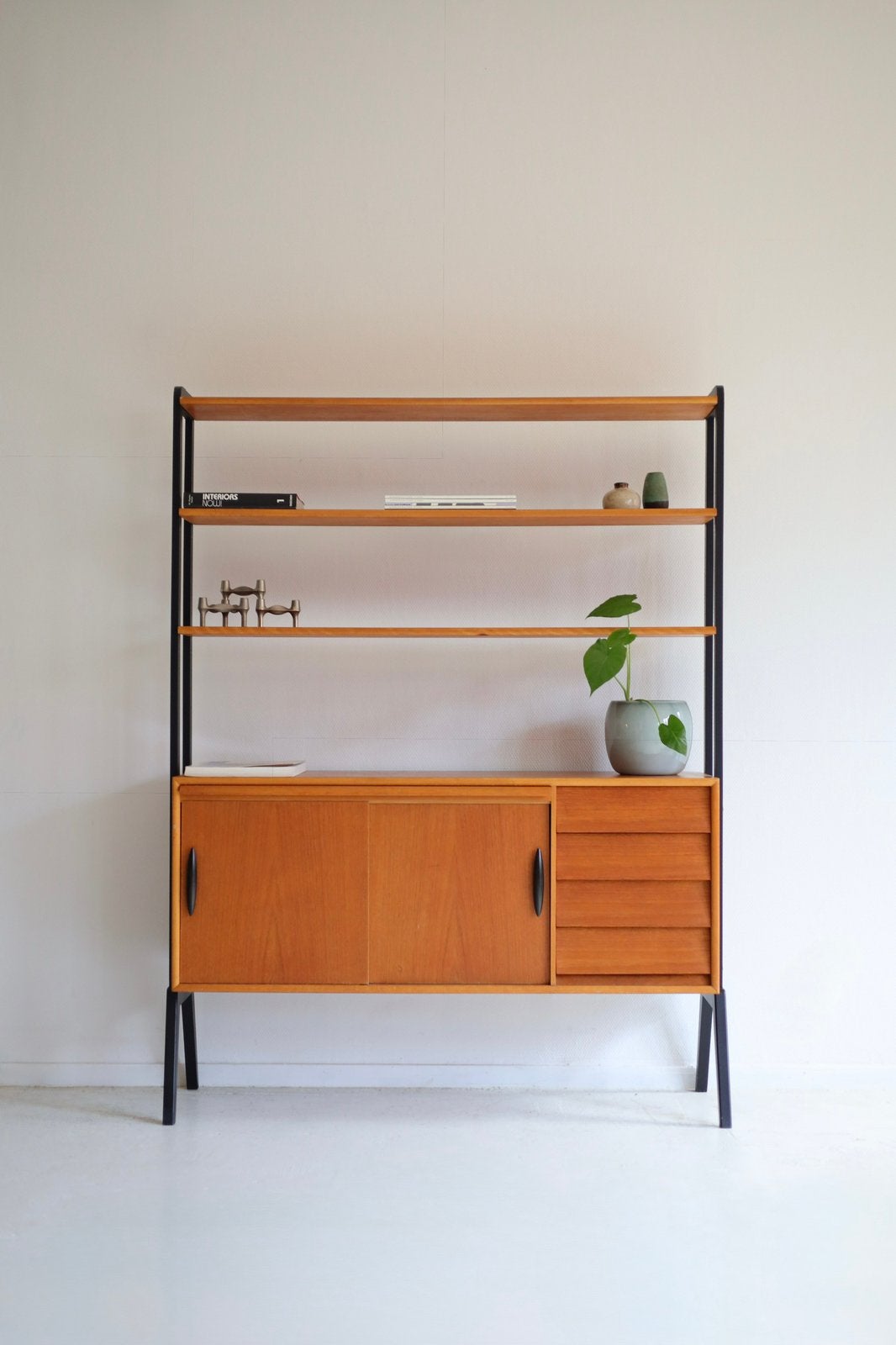 Wandkast teakhout Zweeds design jaren 50/60, Huis en Inrichting, Kasten | Wandmeubels, Ophalen, Met deur(en), Teakhout, Tijdperk