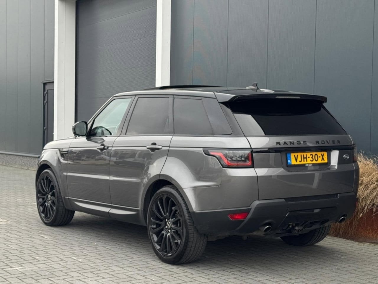 Land Rover Range Rover Sport 3.0 TDV6 GRIJS KENTEKEN M2017 P, Auto's, Automaat, Parkeersensor, Gebruikt, Euro 6