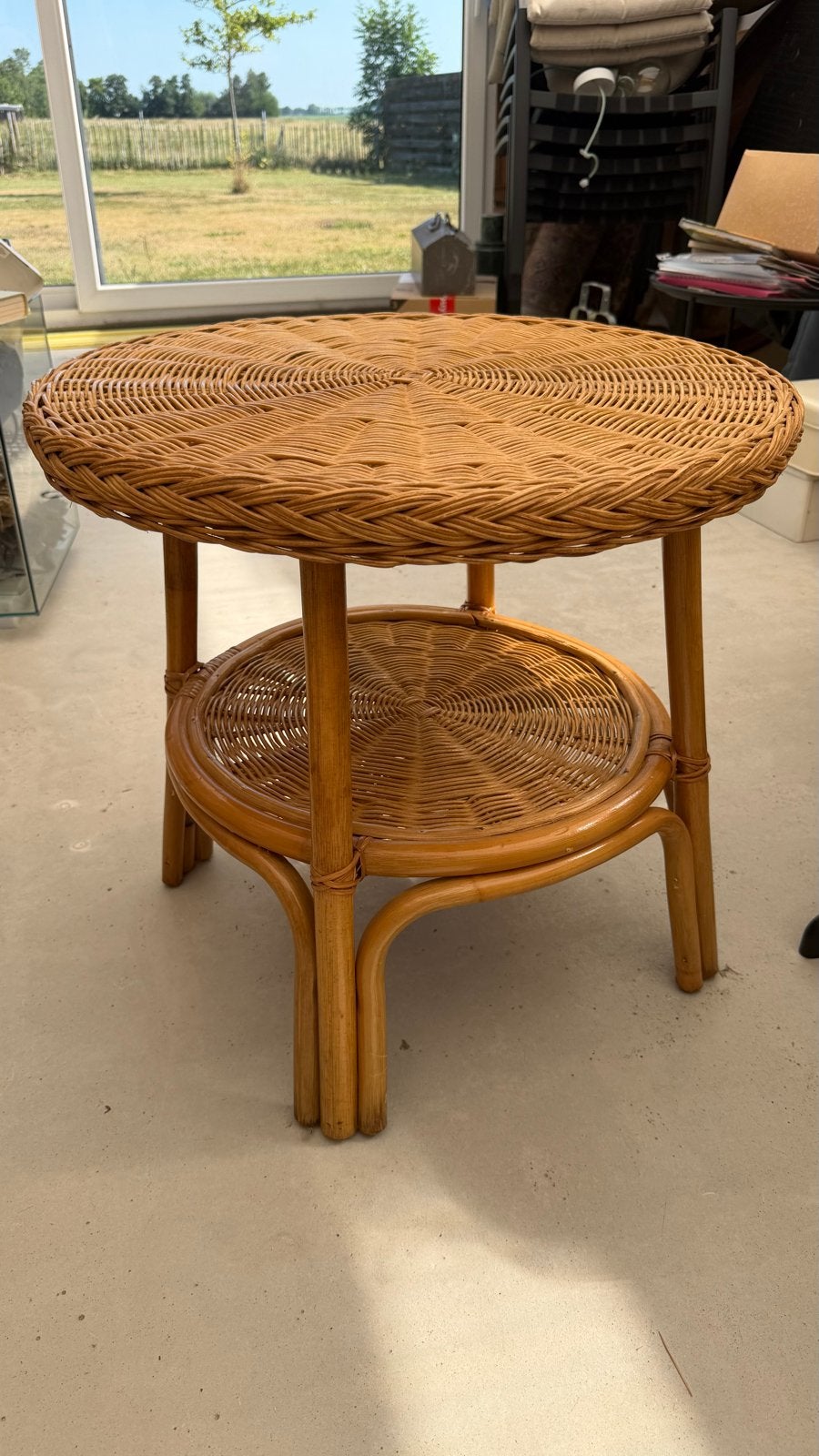 Vintage rotan bijzettafel met twee niveaus, Ophalen, Minder dan 55 cm, Gebruikt, Rond
