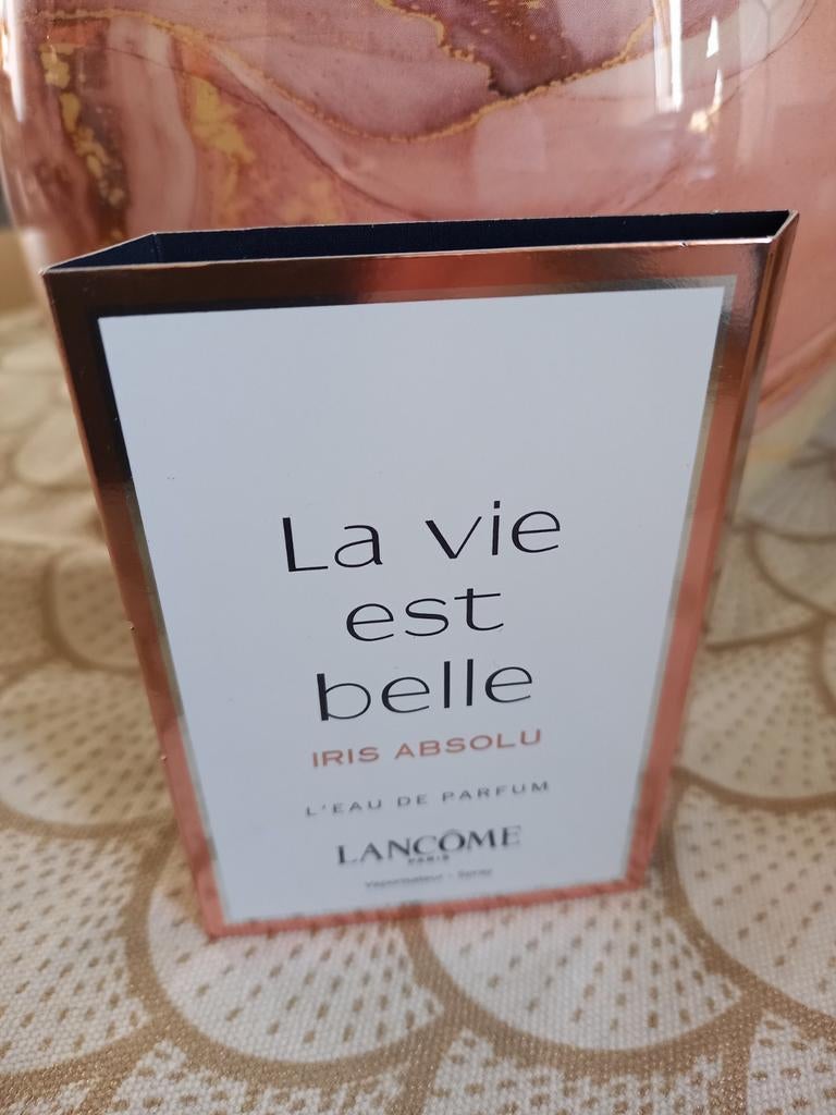 Proefje  La Vie est Belle Iris Absolu, Sieraden, Tassen en Uiterlijk, Uiterlijk | Parfum, Ophalen of Verzenden, Nieuw