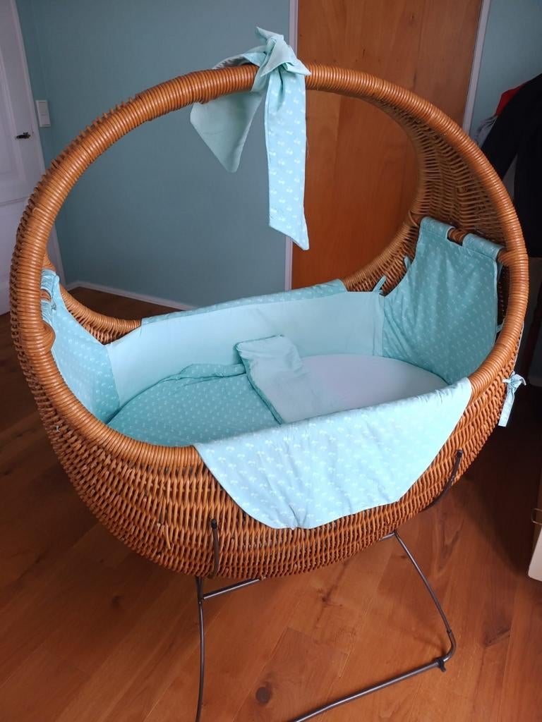 Mozes Wieg Celine Rotan met nieuwe bekleding en matras, Ophalen of Verzenden, Zo goed als nieuw, Wieg