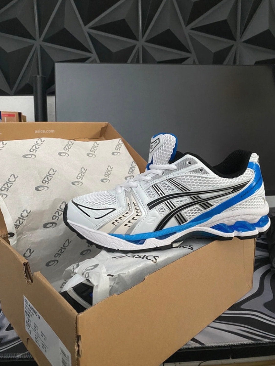 ASICS GEL-KAYANO 14 Sneakers - Wit/Blauw - Maat 43,5, Verzenden, Nieuw, Wit, Sneakers of Gympen