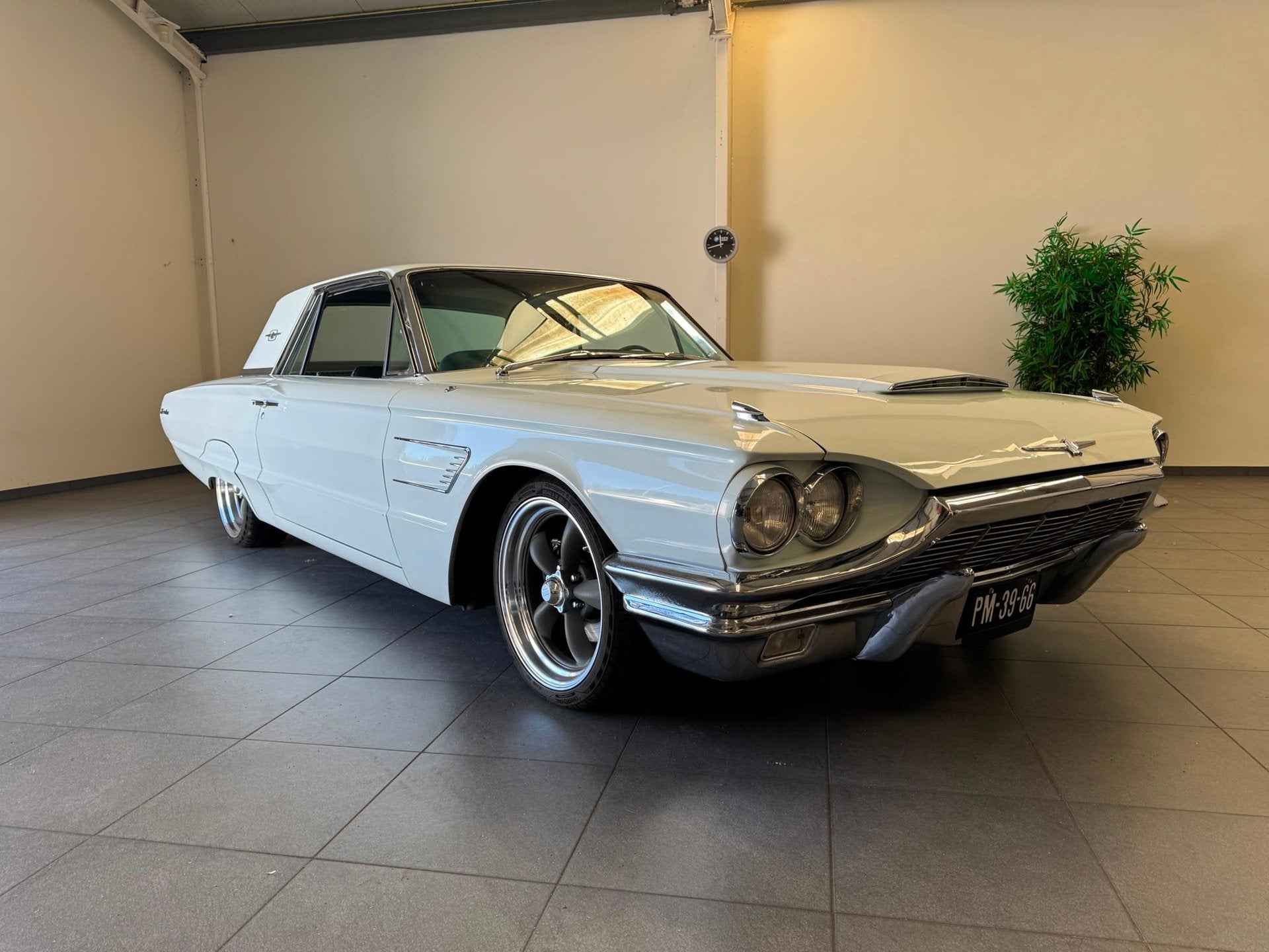 Ford Thunderbird 1965 6.4 V8 LPG Oldtimer / Geweldige staat!, Automaat, Gebruikt, Lederen bekleding, Blauw