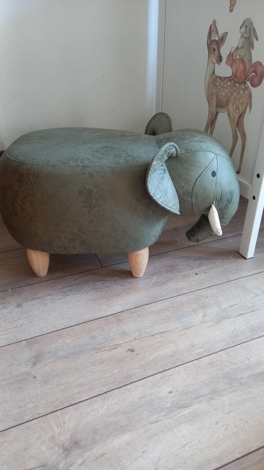 Poef olifant, Ophalen, Zo goed als nieuw, Wanddecoratie