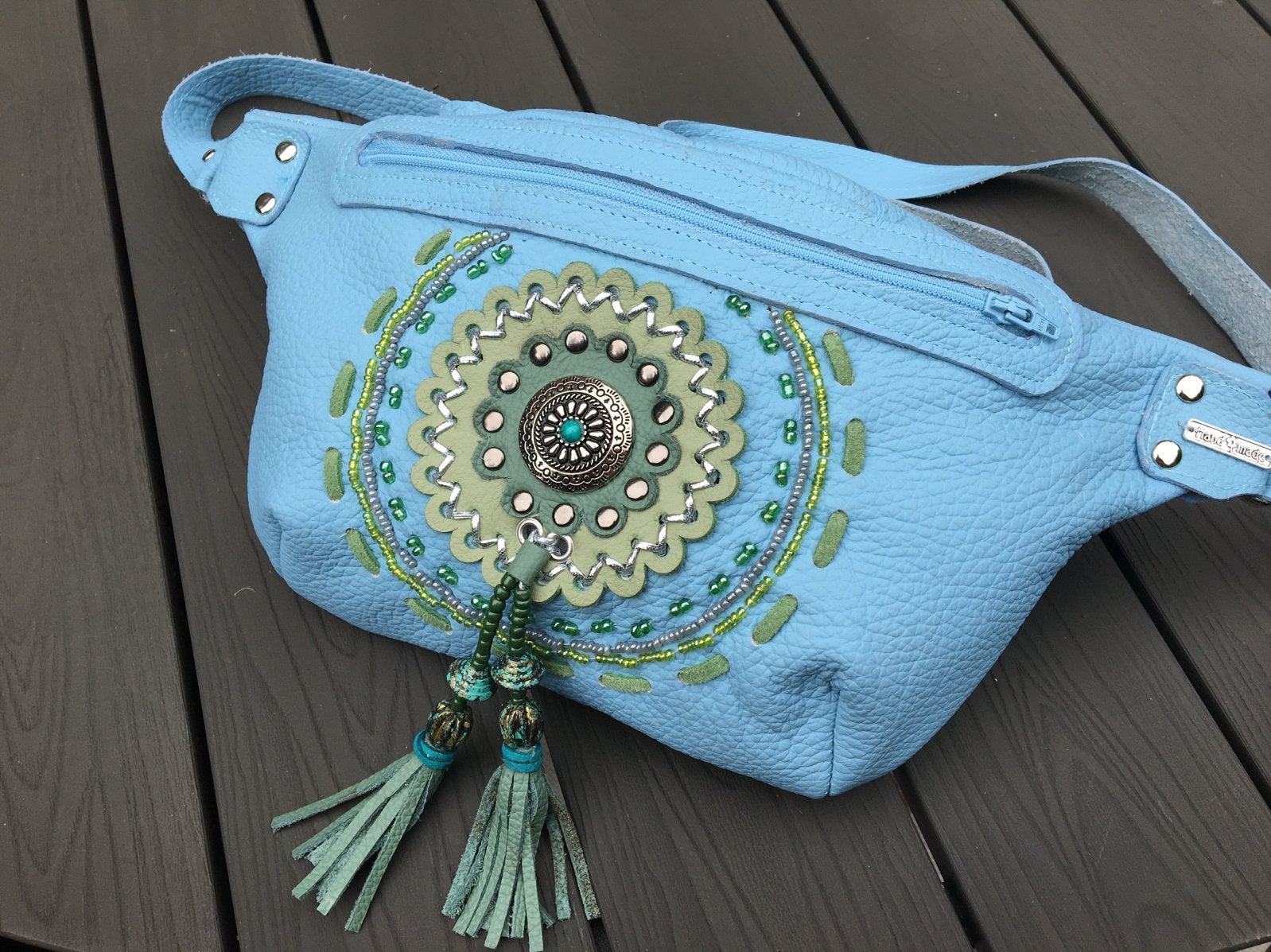 Lichtblauwe schoudertas met unieke decoratie, Ophalen of Verzenden, Nieuw, Blauw, Schoudertasje