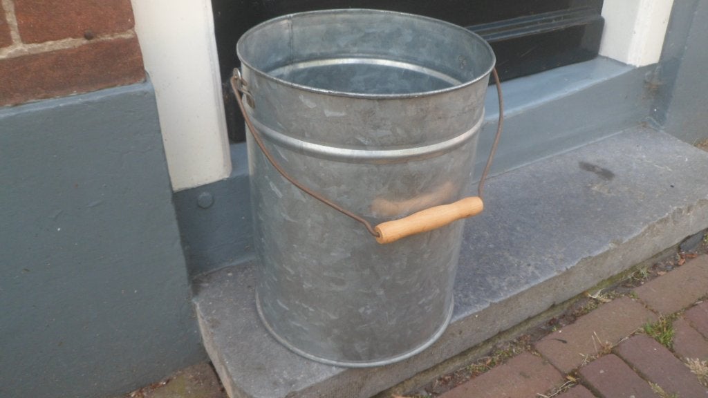 emmer zink waterdicht 34 cm hoog metaal verzinkt met hengsel, Tuin en Terras, Rond, Ophalen of Verzenden, Zo goed als nieuw, 30 tot 60 cm
