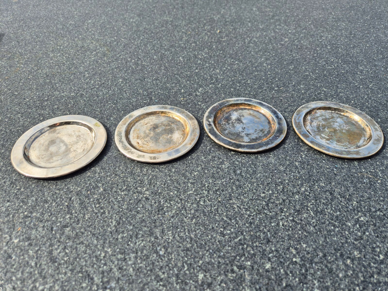 Set van 4 verzilverde vintage onderzetters schoteltjes, Antiek en Kunst, Ophalen of Verzenden, Zilver