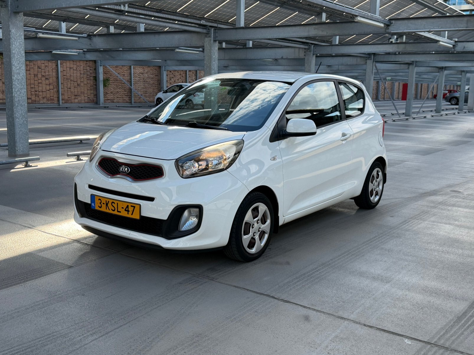 Kia Picanto 1.0  2013 Wit *Airco*Apk*Aux*Zuinig*Compleet, Voorwielaandrijving, Stof, Zwart, 400 kg