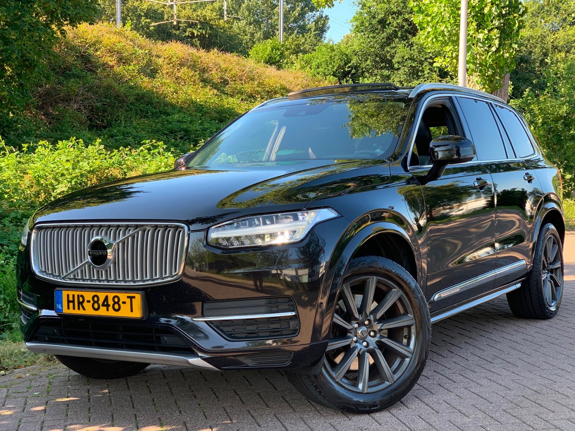 Volvo XC90 2.0 T8 Twin Engine AWD Inscription 7 PER PANO HUD, Auto's, Volvo, Gebruikt, 1969 cc, 7 stoelen, Zwart