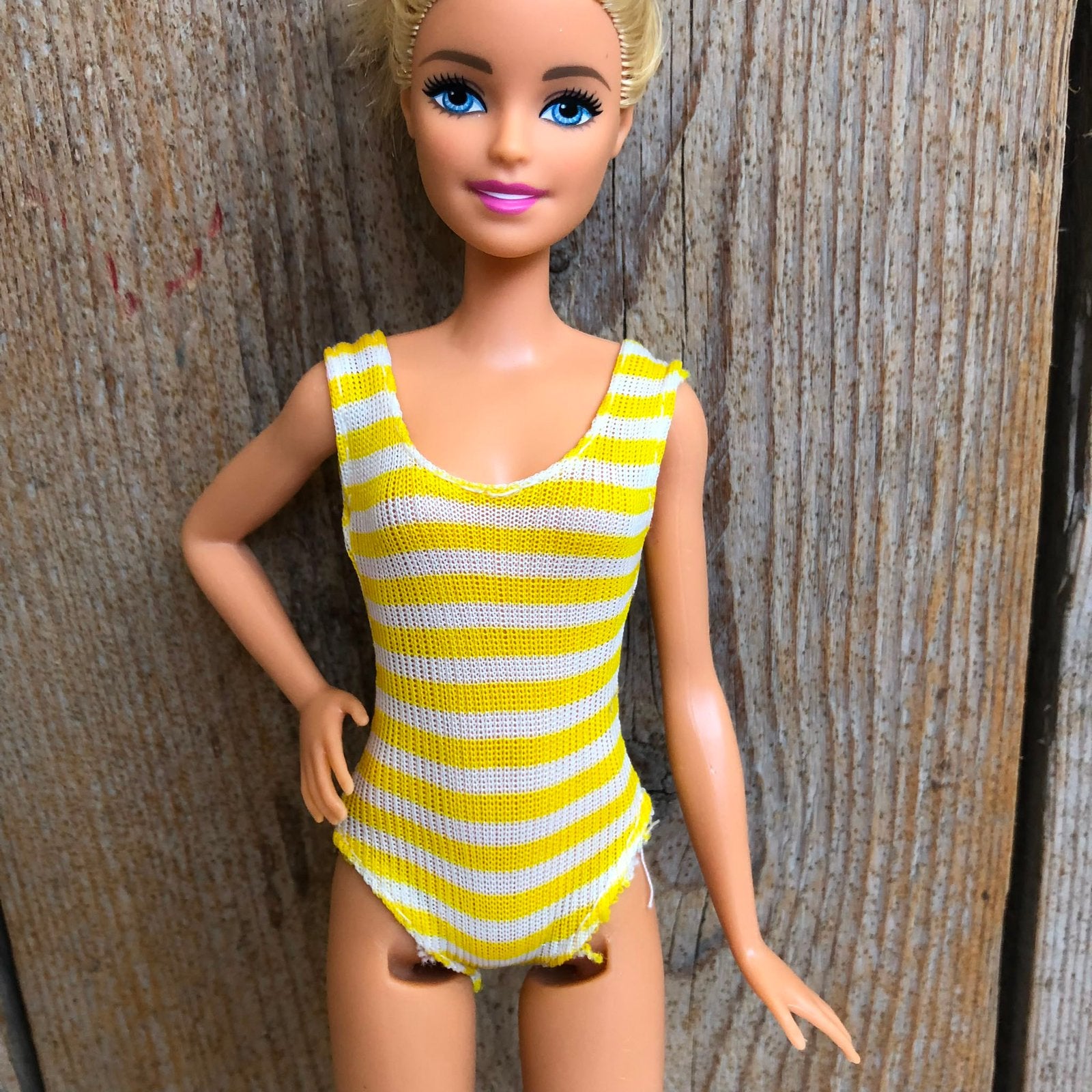 Geel wit badpak voor Barbie, Ophalen of Verzenden, Zo goed als nieuw, Barbie