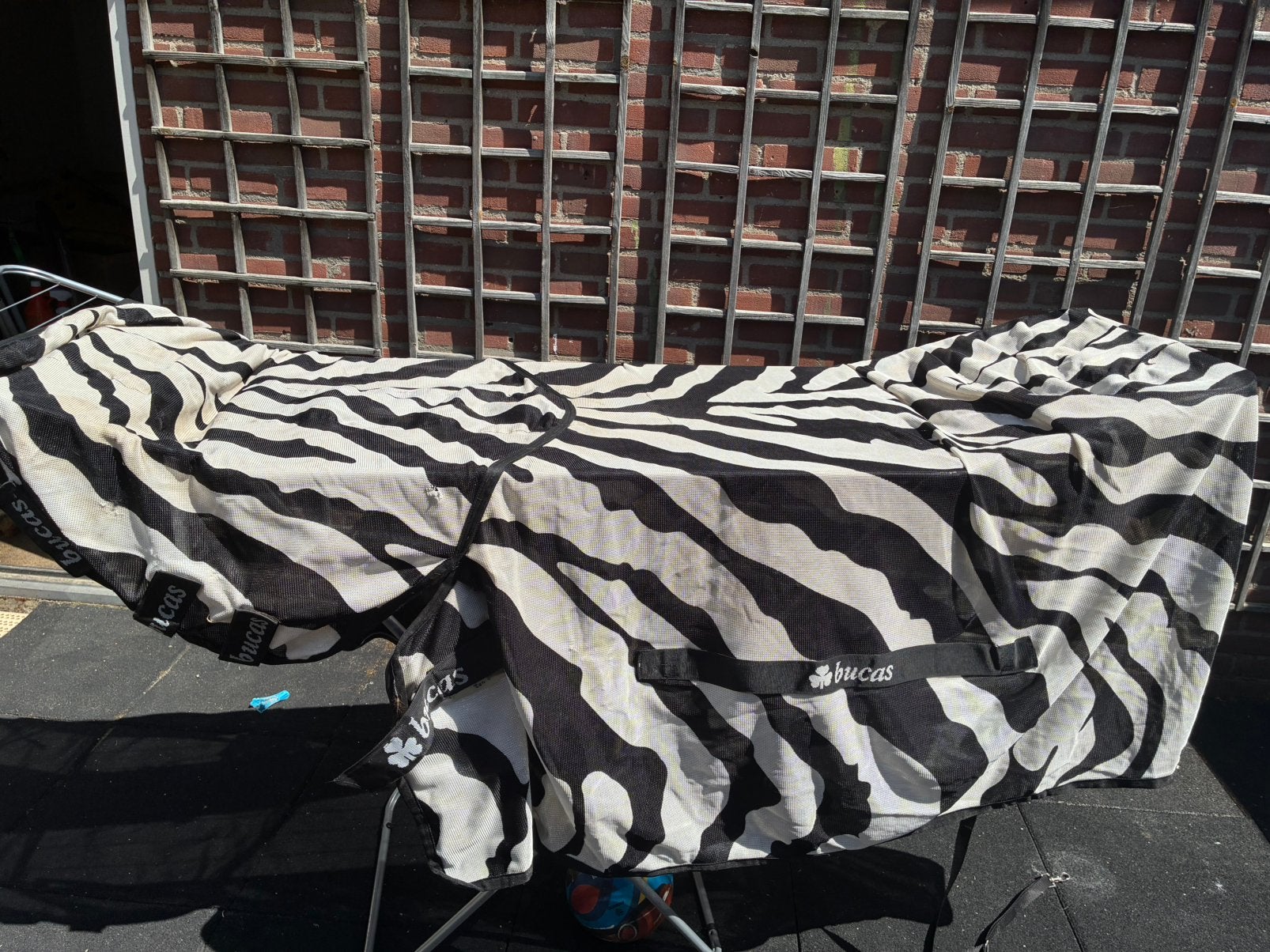 Bucas zebra vliegendeken met hals, Dieren en Toebehoren, Paarden en Pony's | Dekens en Dekjes, Gebruikt, Vliegendeken, Ophalen of Verzenden