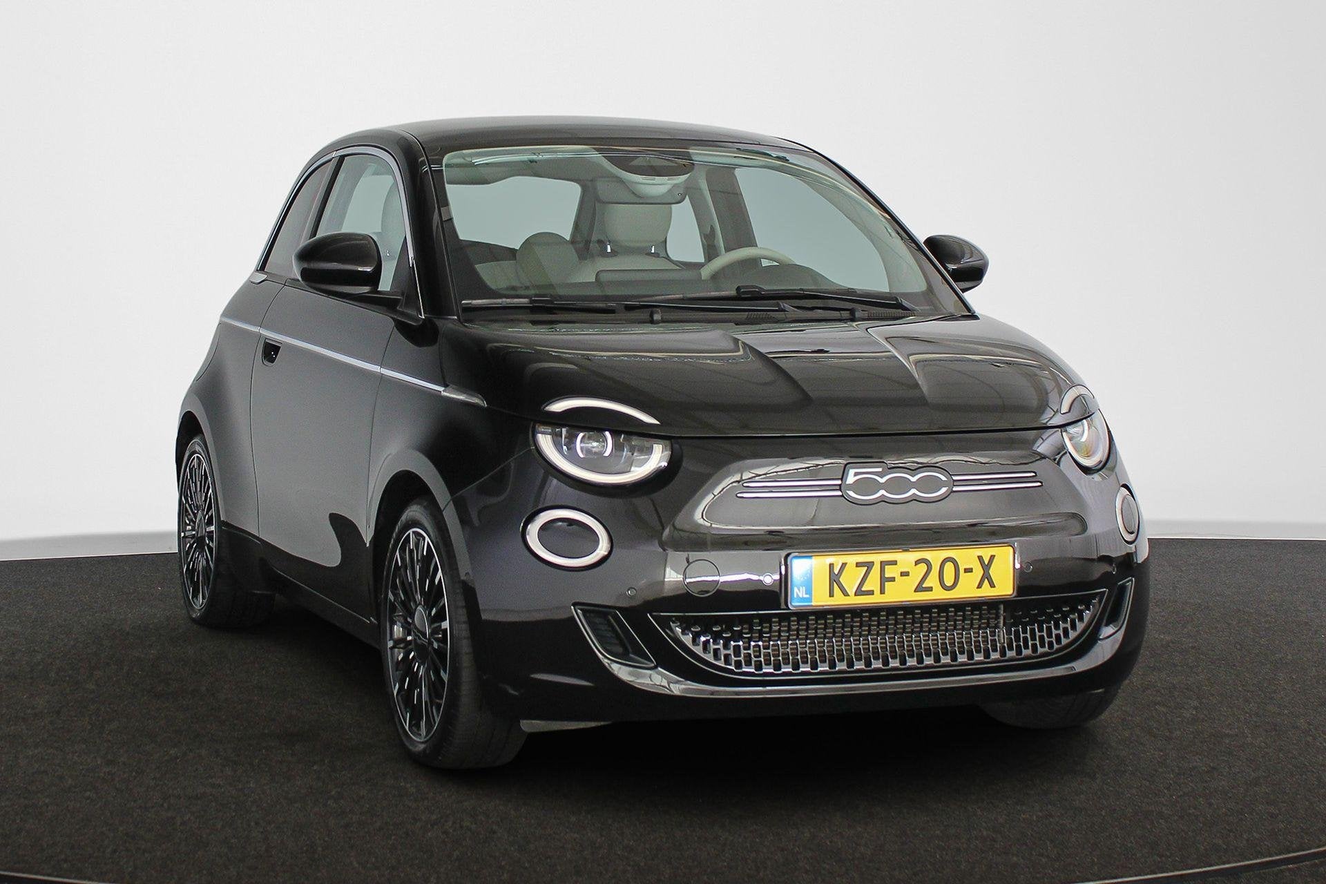 Fiat 500 La Prima 42 kWh Pano Leder Stoelverwarming JBL Came, Gebruikt, 4 stoelen, Zwart, Geïmporteerd