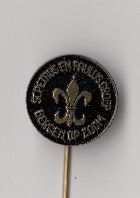 Scouting Bergen op Zoom St. Petrus en Paulus Groep E speldje, Verzamelen, Speldjes, Pins en Buttons, Gebruikt, Niet vindbaar, Niet vindbaar