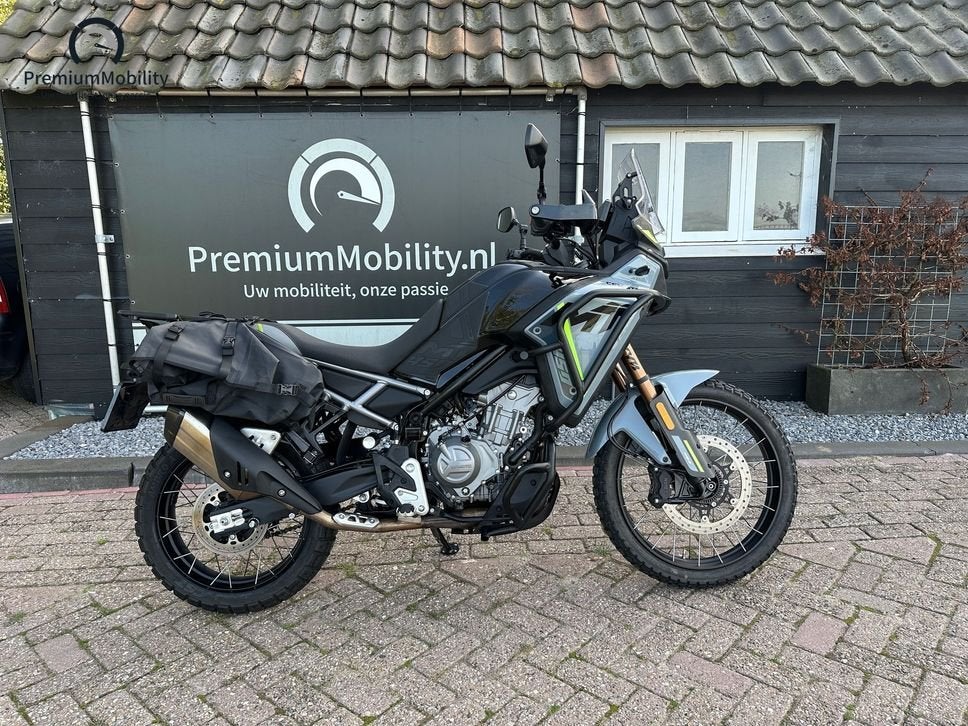 CFMOTO 450 MT (BJ 2026 / 8500 KM), Motoren, 2 cilinders, Bedrijf, Onbekend, 449 cc