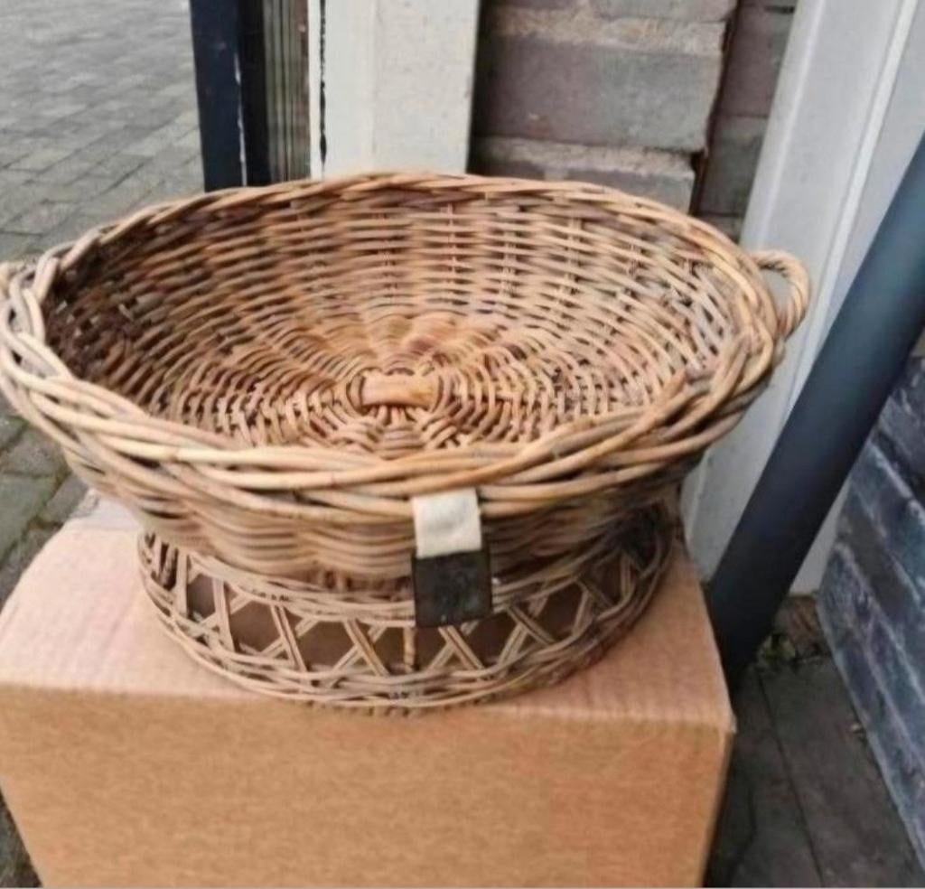 Mooie rattan fruitschaal niet orgineel van riviera maison, Ophalen, Zo goed als nieuw, Rond, Glas