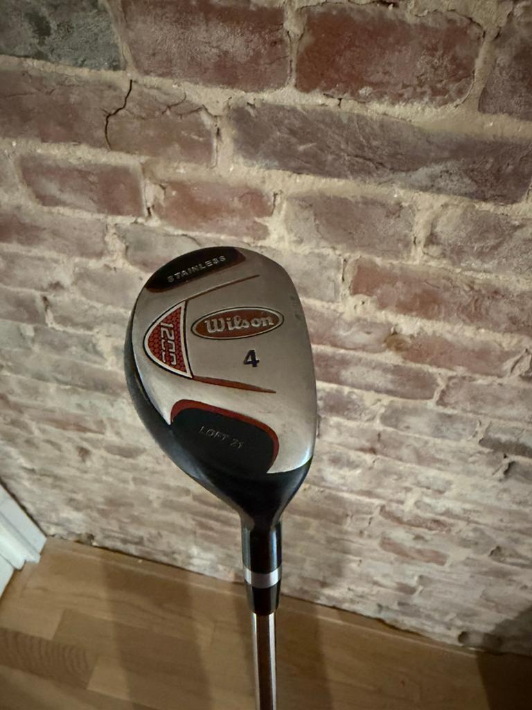 Wilson 1200 hybride 4 (met headcover), Sport en Fitness, Golf, Ophalen of Verzenden, Zo goed als nieuw, Club