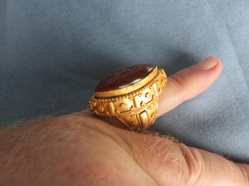 Zegelring met gravering in verguld metaal - 20e eeuw, Sieraden, Tassen en Uiterlijk, Ringen, Overige materialen, Gebruikt, Heer