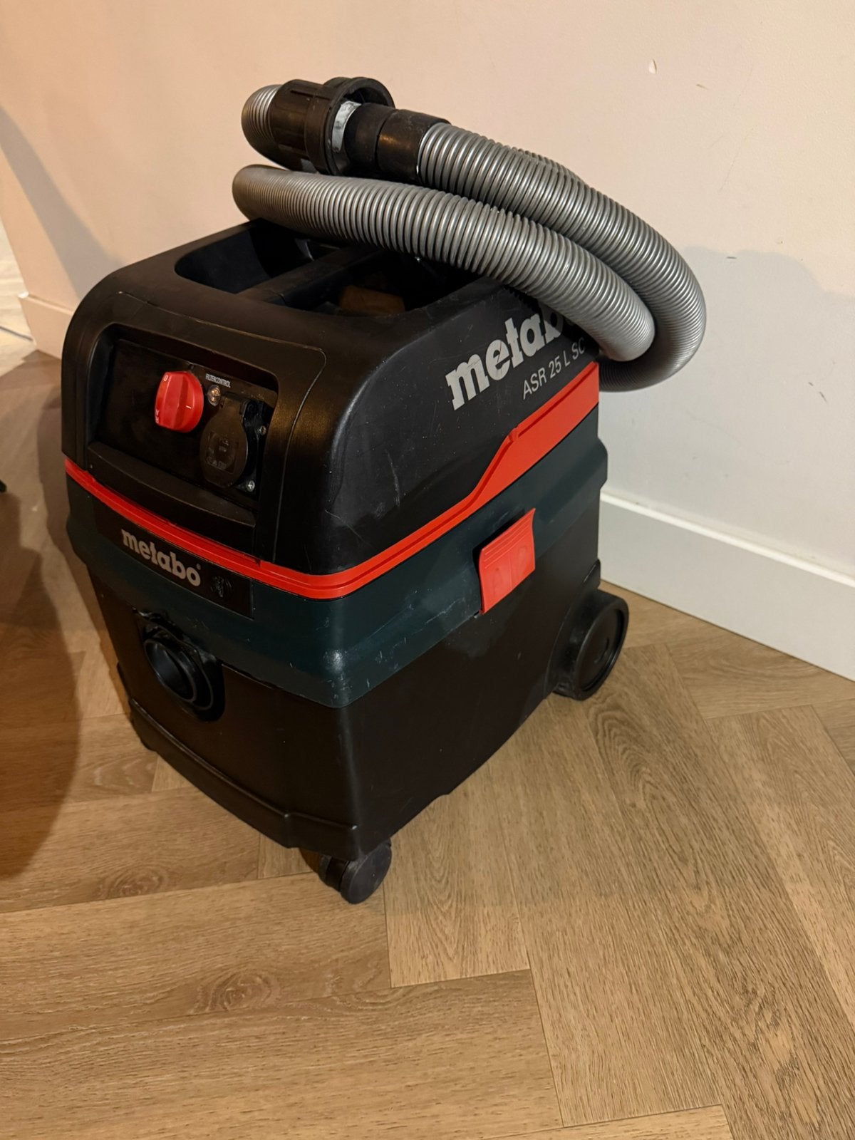 Metabo bouwstofzuiger zgan, Ophalen, Zo goed als nieuw