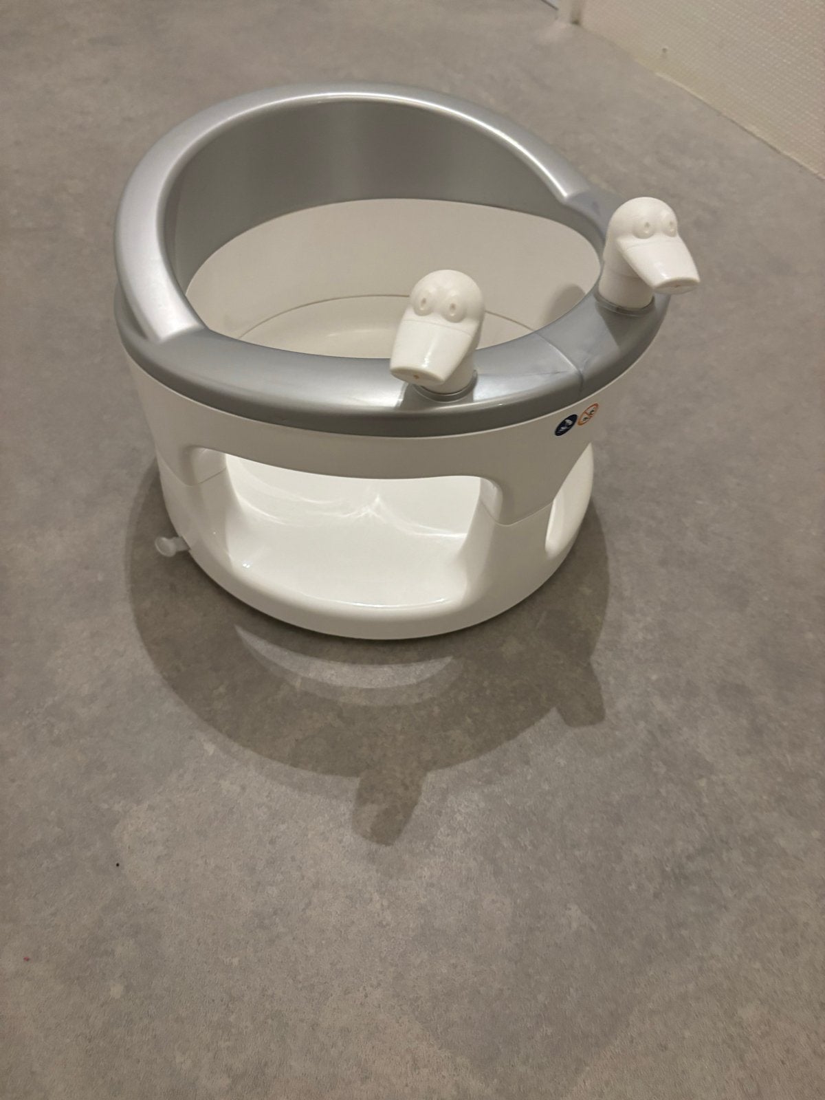 Bébé-jou Badzitje met Eendjes - Veilig en Comfortabel, Ophalen, Zo goed als nieuw, Badzitje of Badring, Bébé-jou