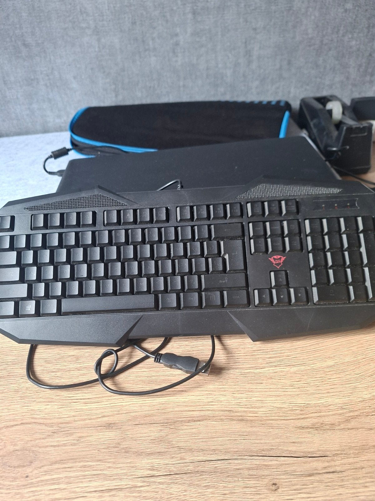 Trust AVONN GXT 830-RW Gaming Toetsenbord, Computers en Software, Gebruikt, Ophalen of Verzenden, Trust, Qwerty
