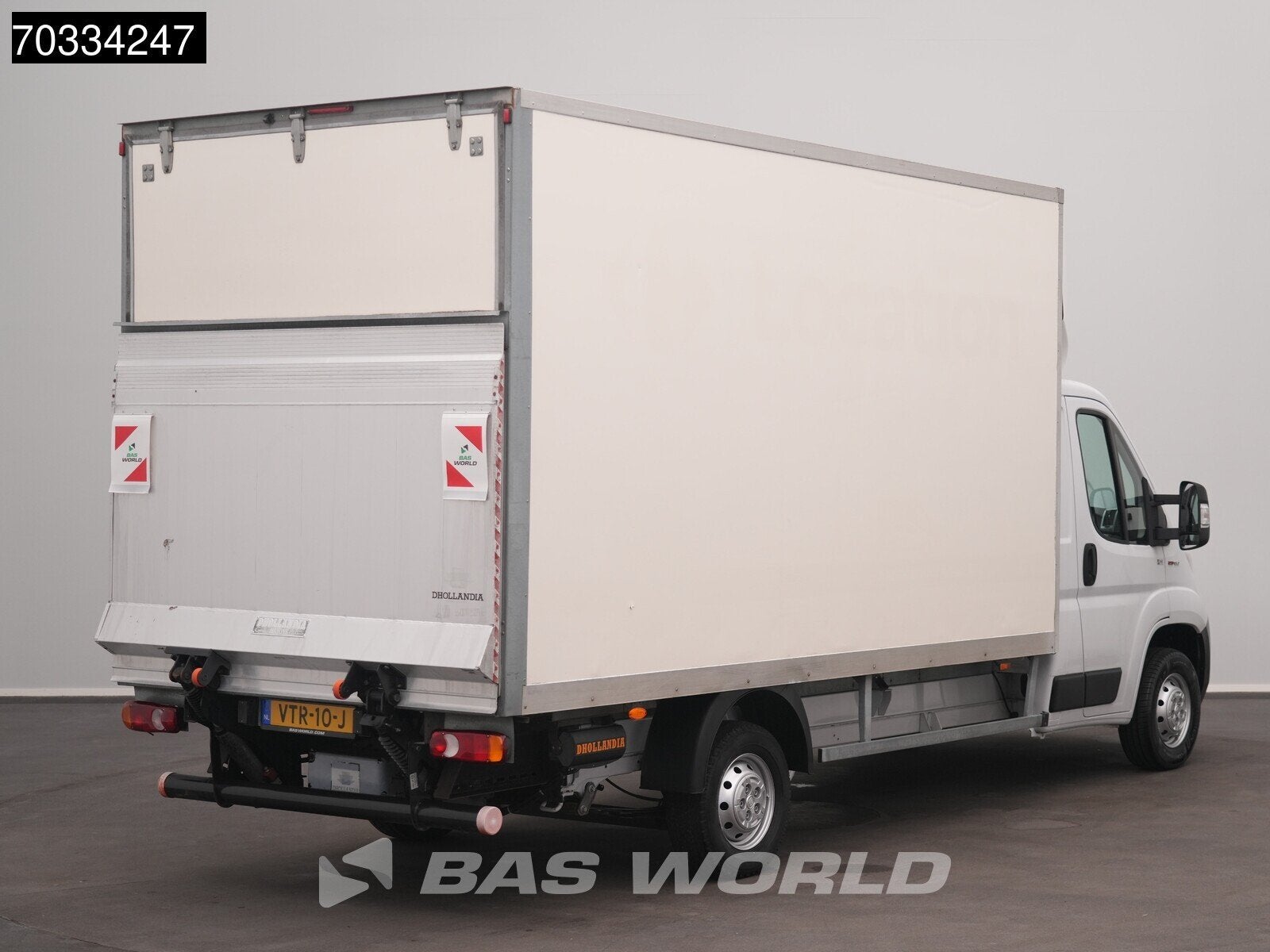 Fiat Ducato 130pk Laadklep Bakwagen LED Airco Cruise Camera, Auto's, Bestelauto's, Stof, Gebruikt, Euro 6, 2500 kg