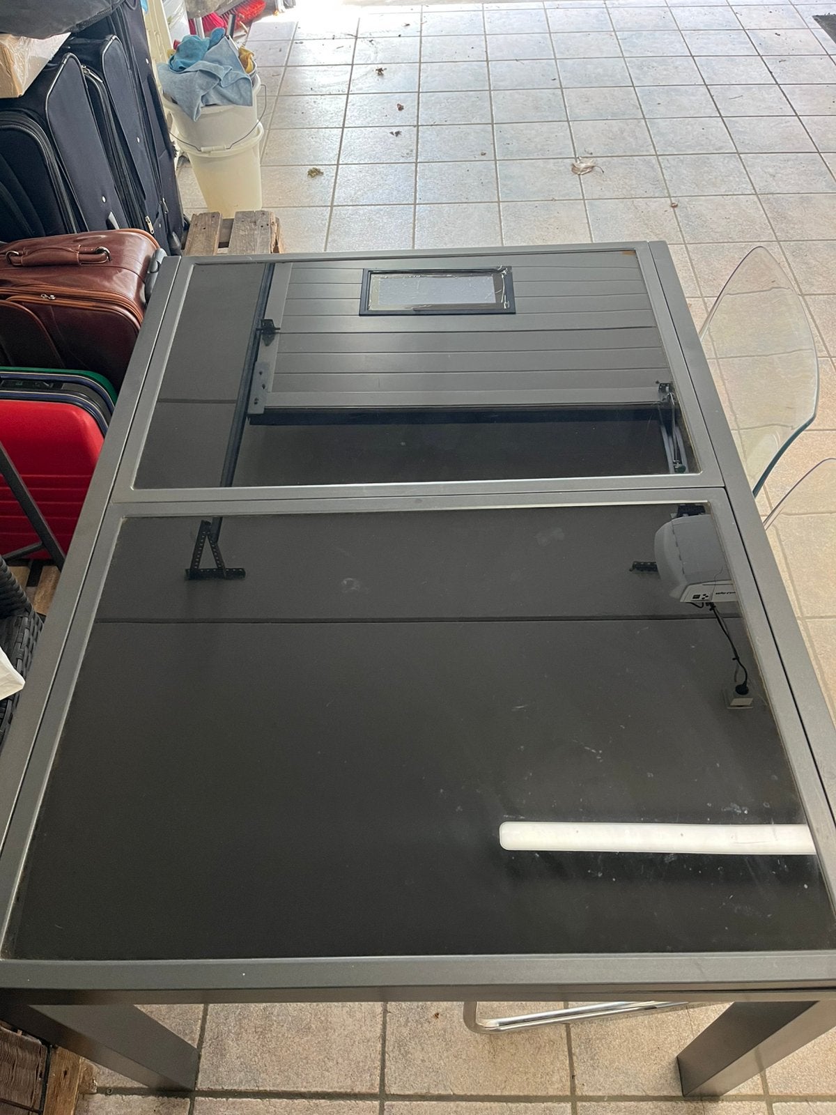 Tuintafel glas met metaal uitschuifbaar., Ophalen, Zo goed als nieuw