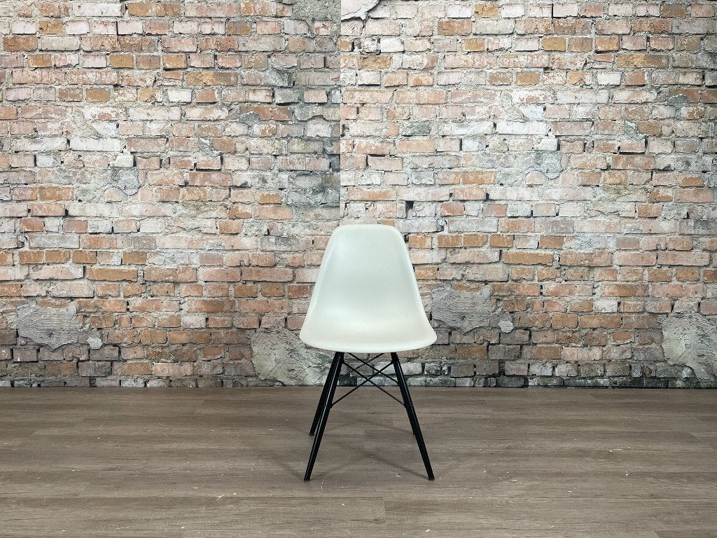 Vitra DSW kiezelsteen/zwart bij TheReSales, Huis en Inrichting, Stoelen, Ophalen, Overige kleuren, Design, Hout