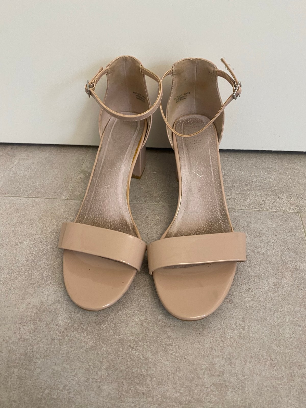 Nude hakken maat 41, Ophalen of Verzenden, Gedragen, Beige, Pumps